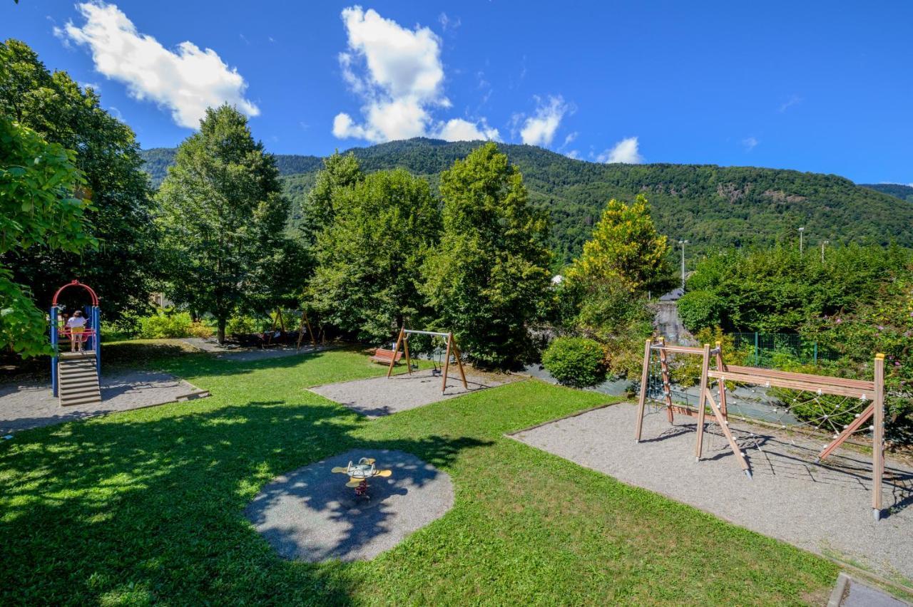 Village Club Les Balcons des Pyrénées Saint-Mamet Esterno foto